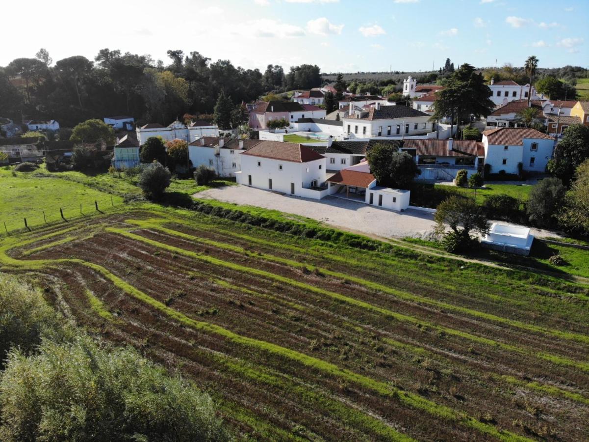 Azoia 10 - Hostel & Casas De Campo Azoia de Baixo Eksteriør bilde
