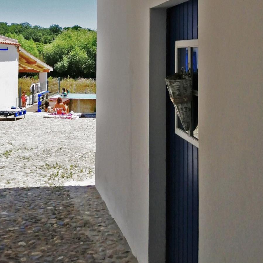 Azoia 10 - Hostel & Casas De Campo Azoia de Baixo Eksteriør bilde